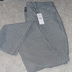 NWT- Editor, Skinny Highrise, Stylish Black and White Plaid Pants By Express